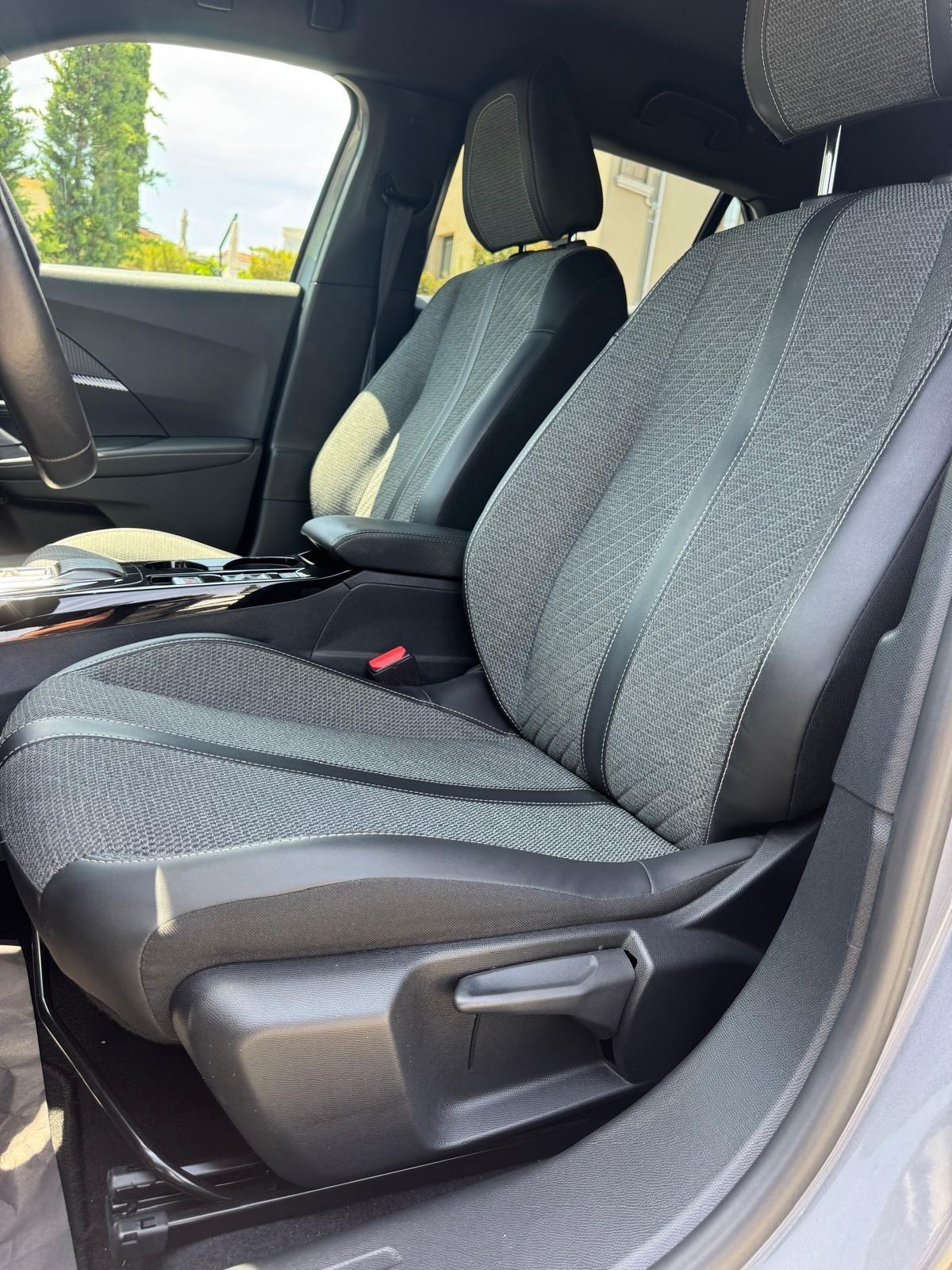 Peugeot 2008 BlueHDi 130 S&S EAT8 Allure