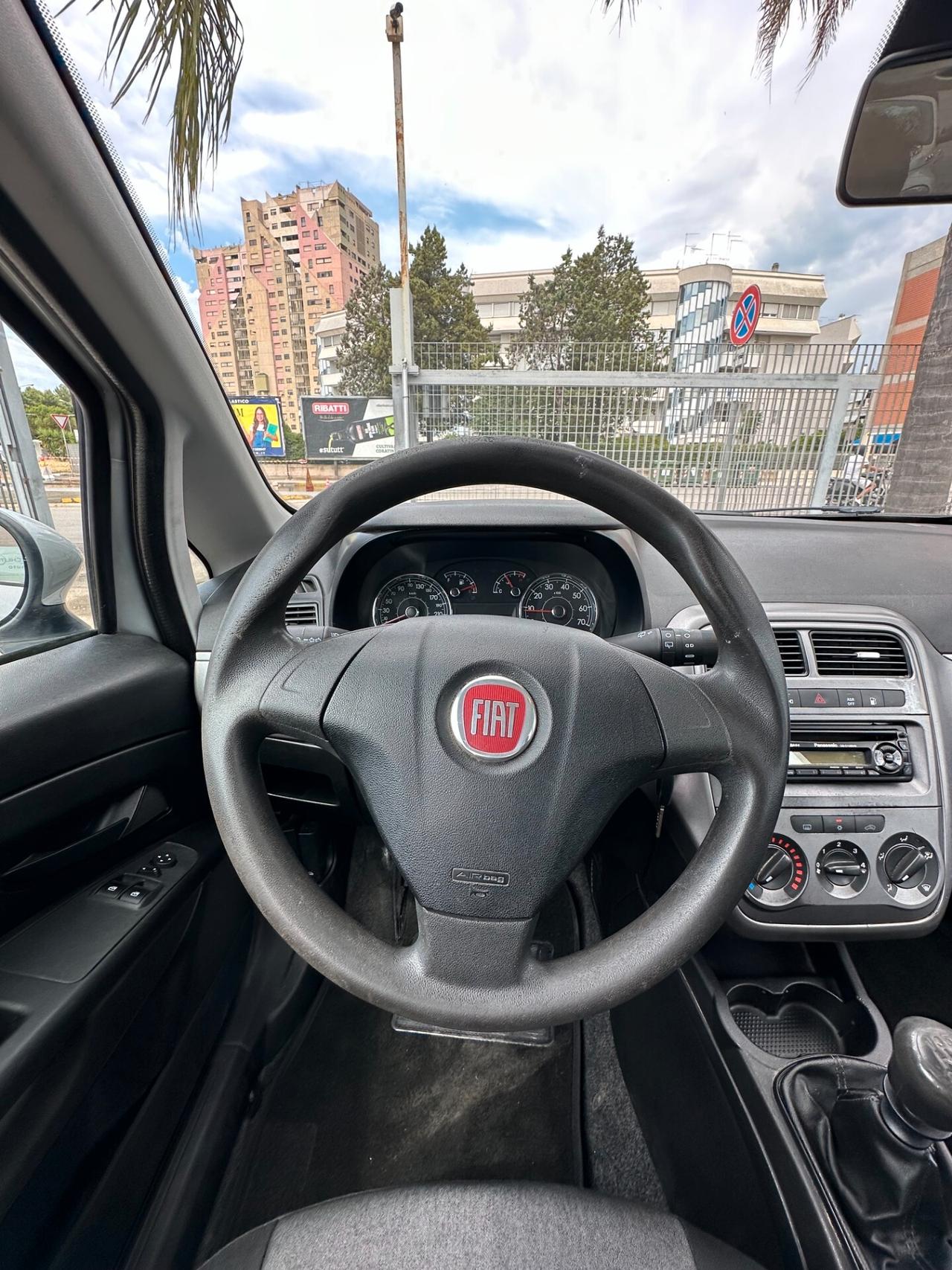 FIAT PUNTO STREET 1.4 GPL 2012 NO GARANZIA