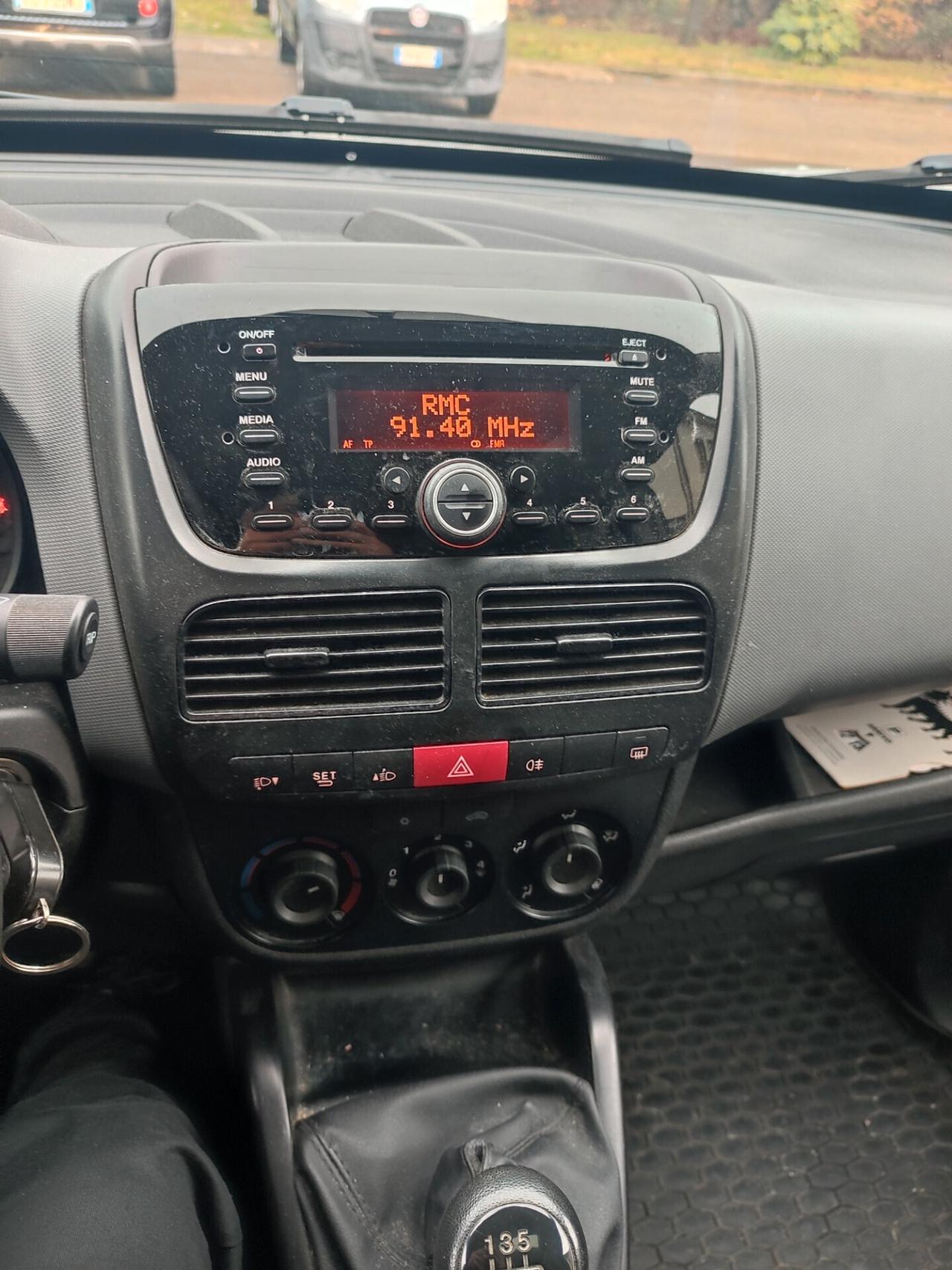 OPEL COMBO 1.4BENZINA 2017 EURO6B PEDANA DISABILI ELETTRICA