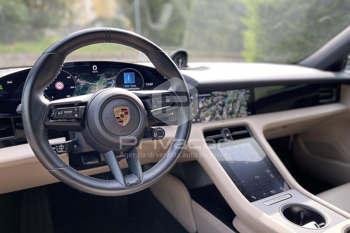 PORSCHE Taycan