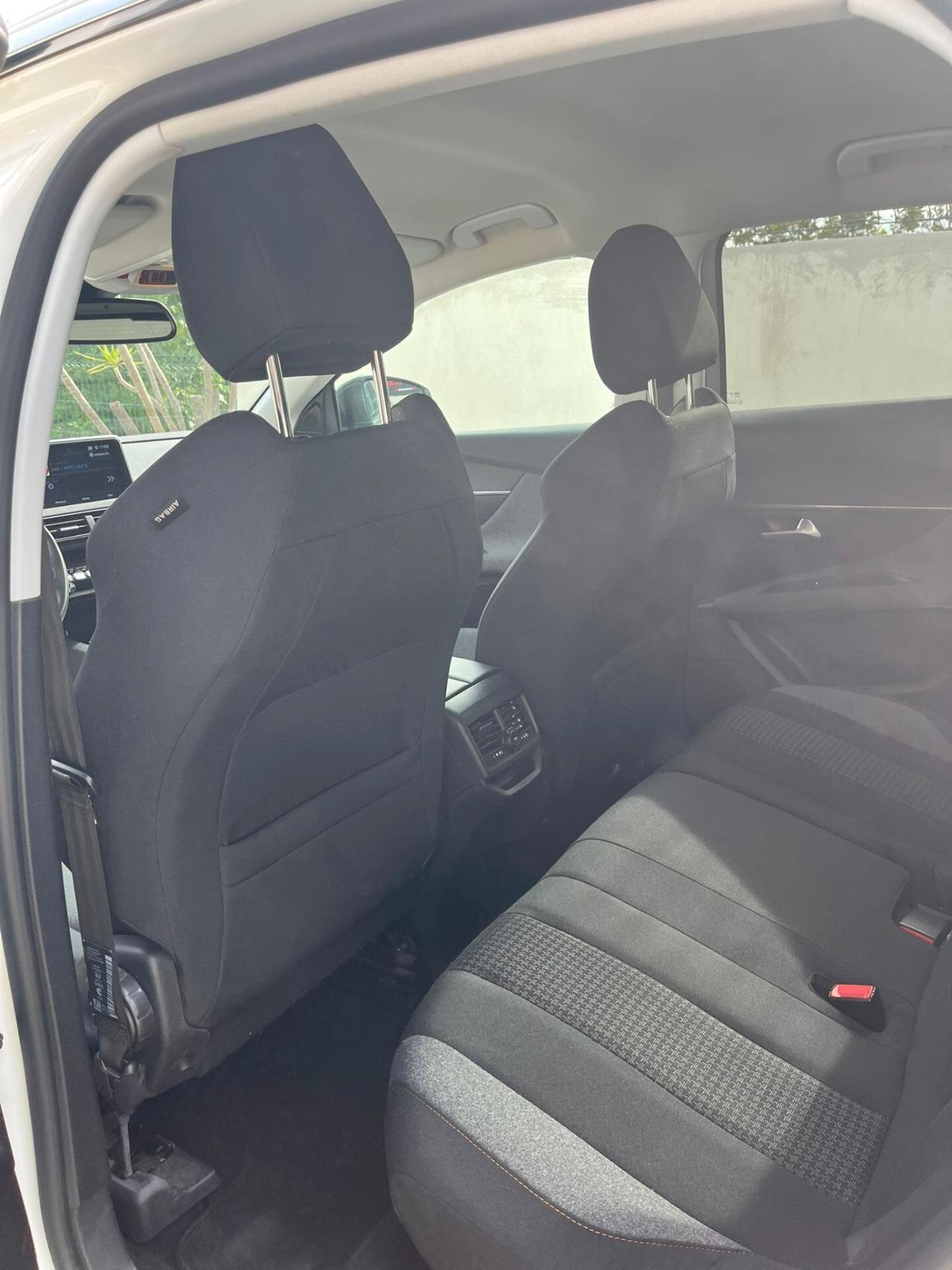 Peugeot 3008 BlueHDi 130 S&S EAT8 Business