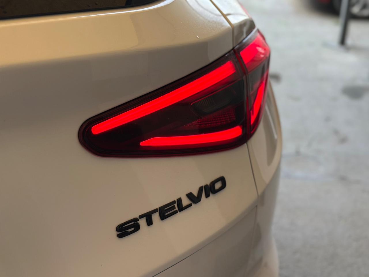 Alfa Romeo Stelvio Super 2.2 Turbodiesel 190 Cv