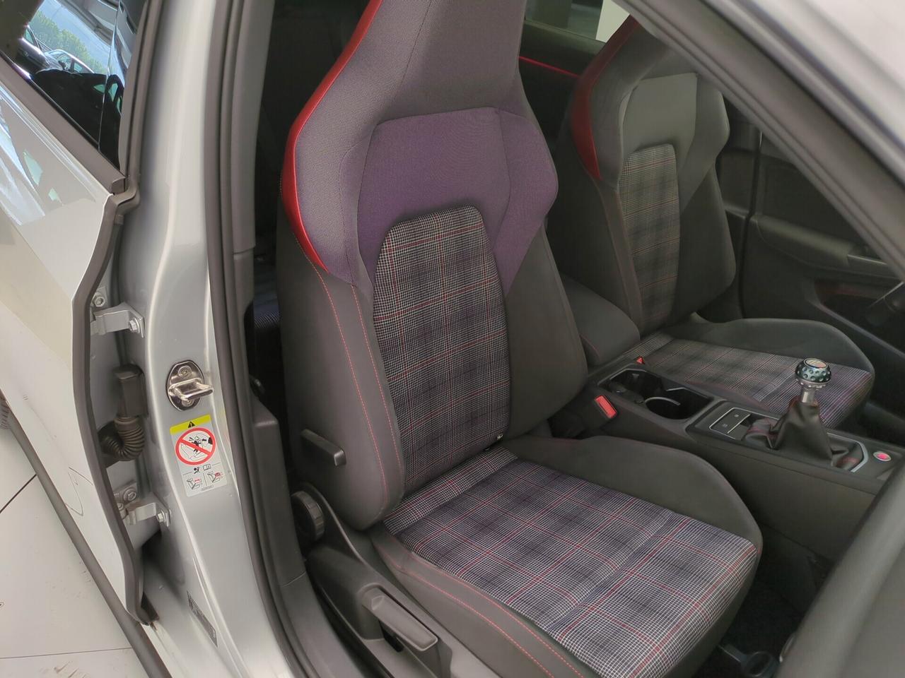 Volkswagen Golf GTI 2.0 TSI DSG