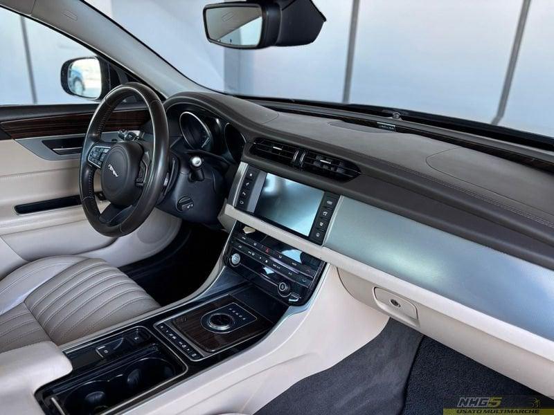Jaguar XF 2.0 D 180 CV AWD aut. Prestige