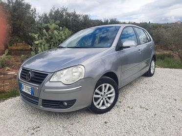 Volkswagen Polo 1.2 CONFORTLINE