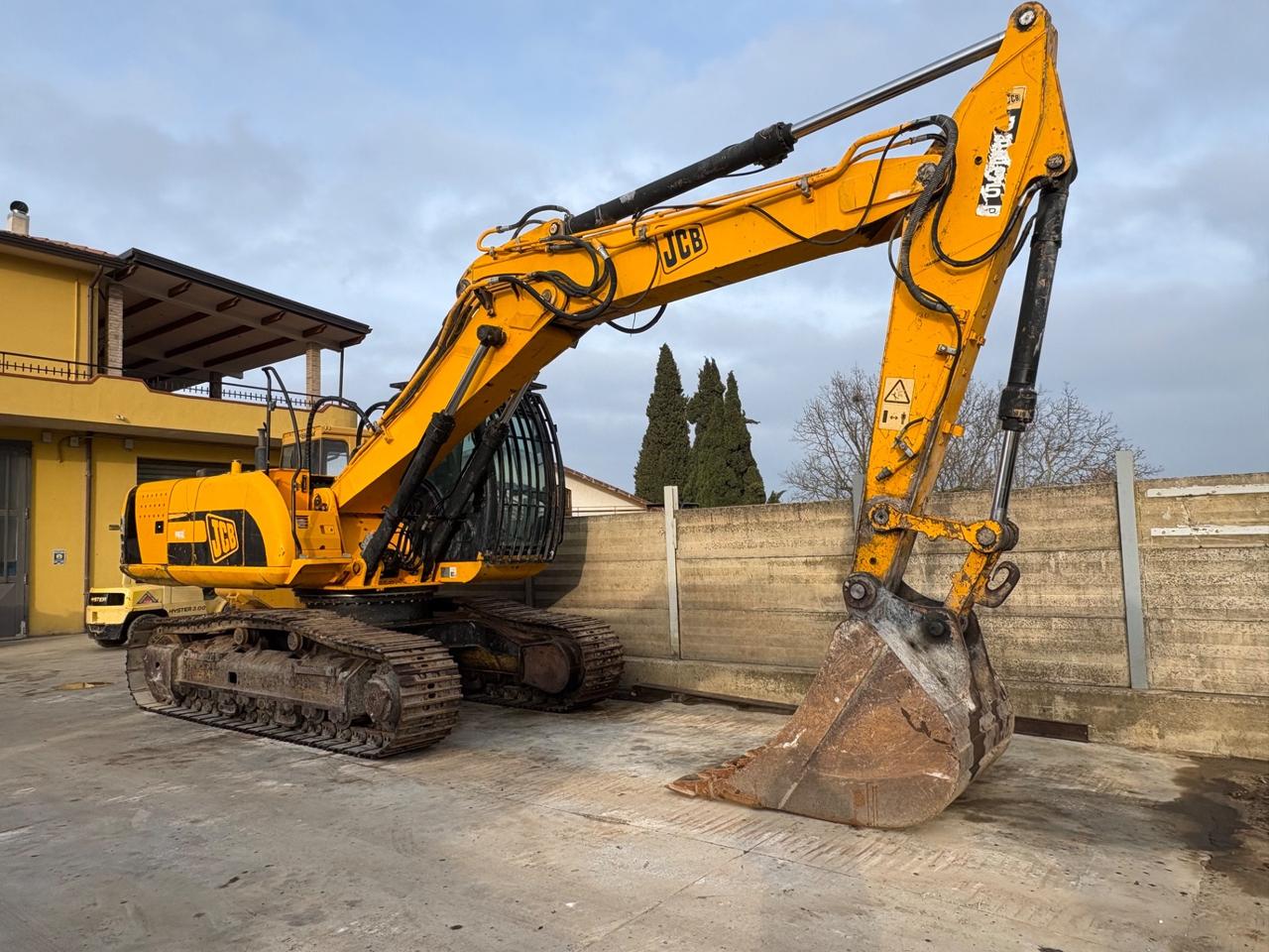 Escavatore JCB JS235HD