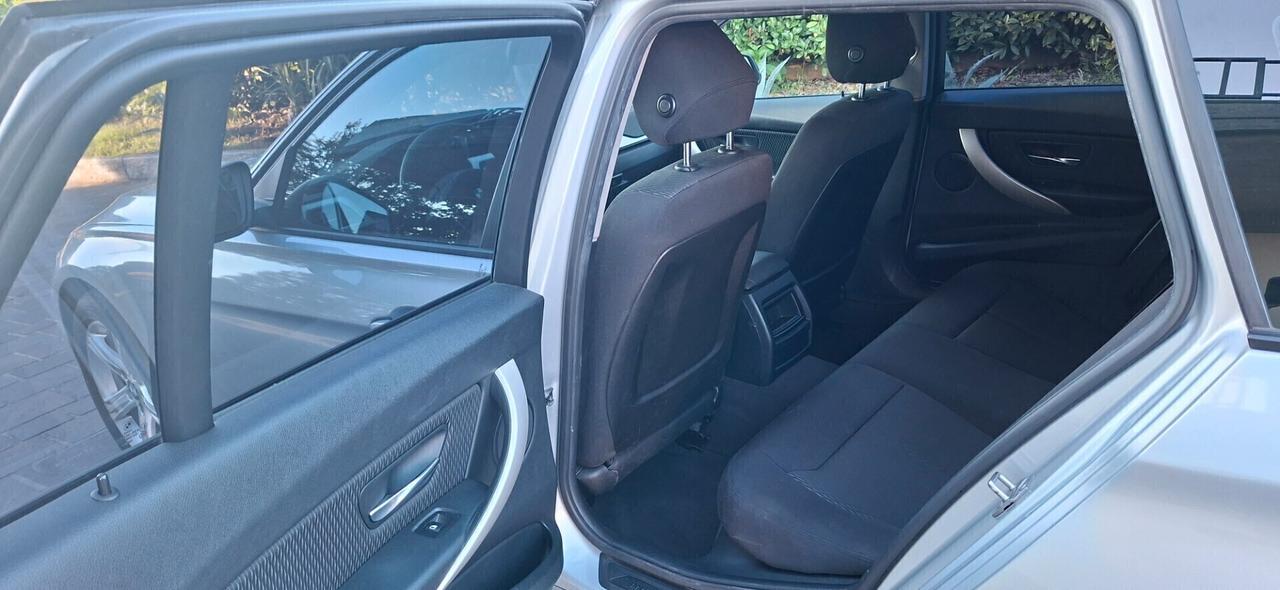 BMW 318D TOURING LUXURU CON CAMBIO AUTOMATICO