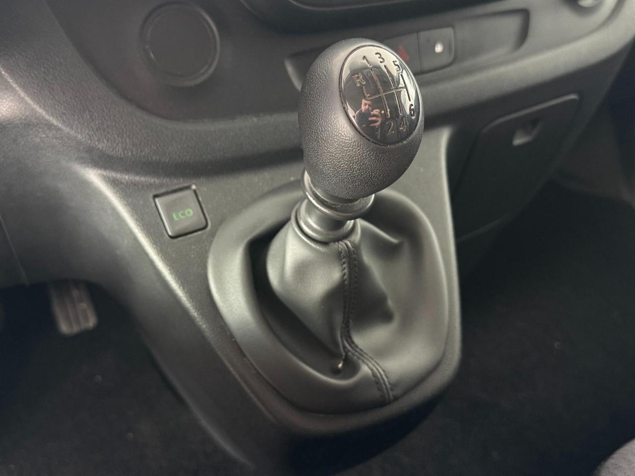 OPEL Vivaro 29 L2H1 d.cab 1.6 cdti 120cv 6posti IVA INCL.