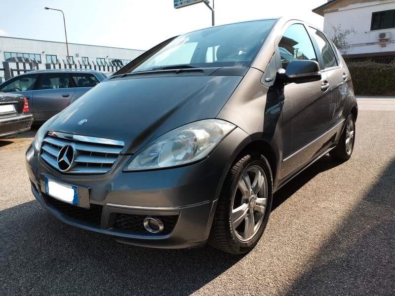 MERCEDES A 160 BlueEFFICIENCY Avantgarde