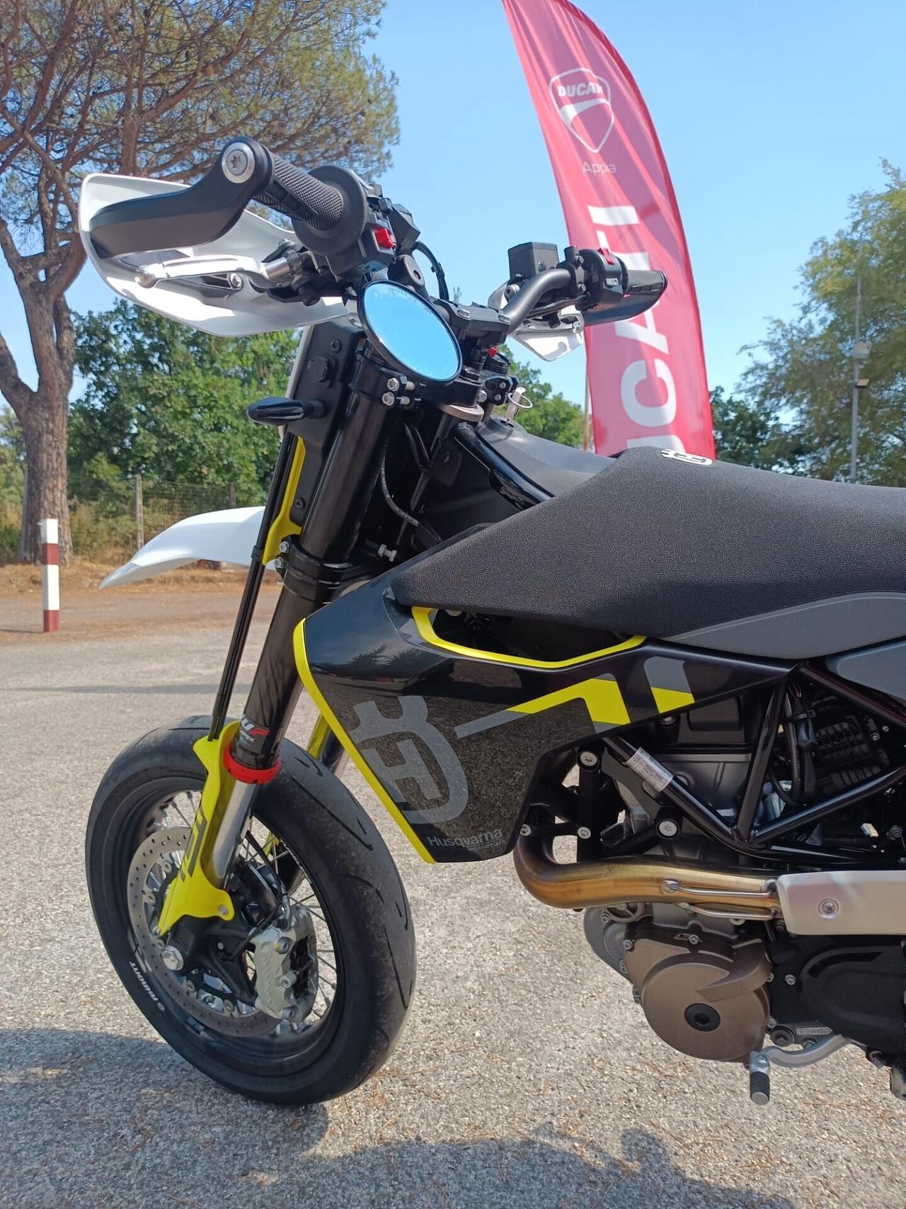 Husqvarna 701 Supermoto