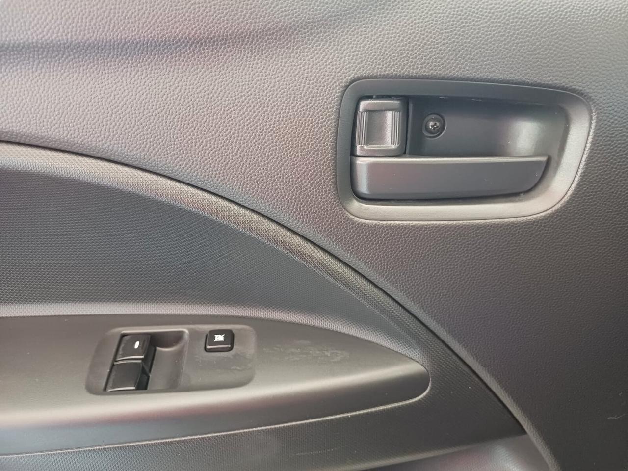 Mitsubishi Space Star 1.2 Invite SDA | da €171,50 al mese