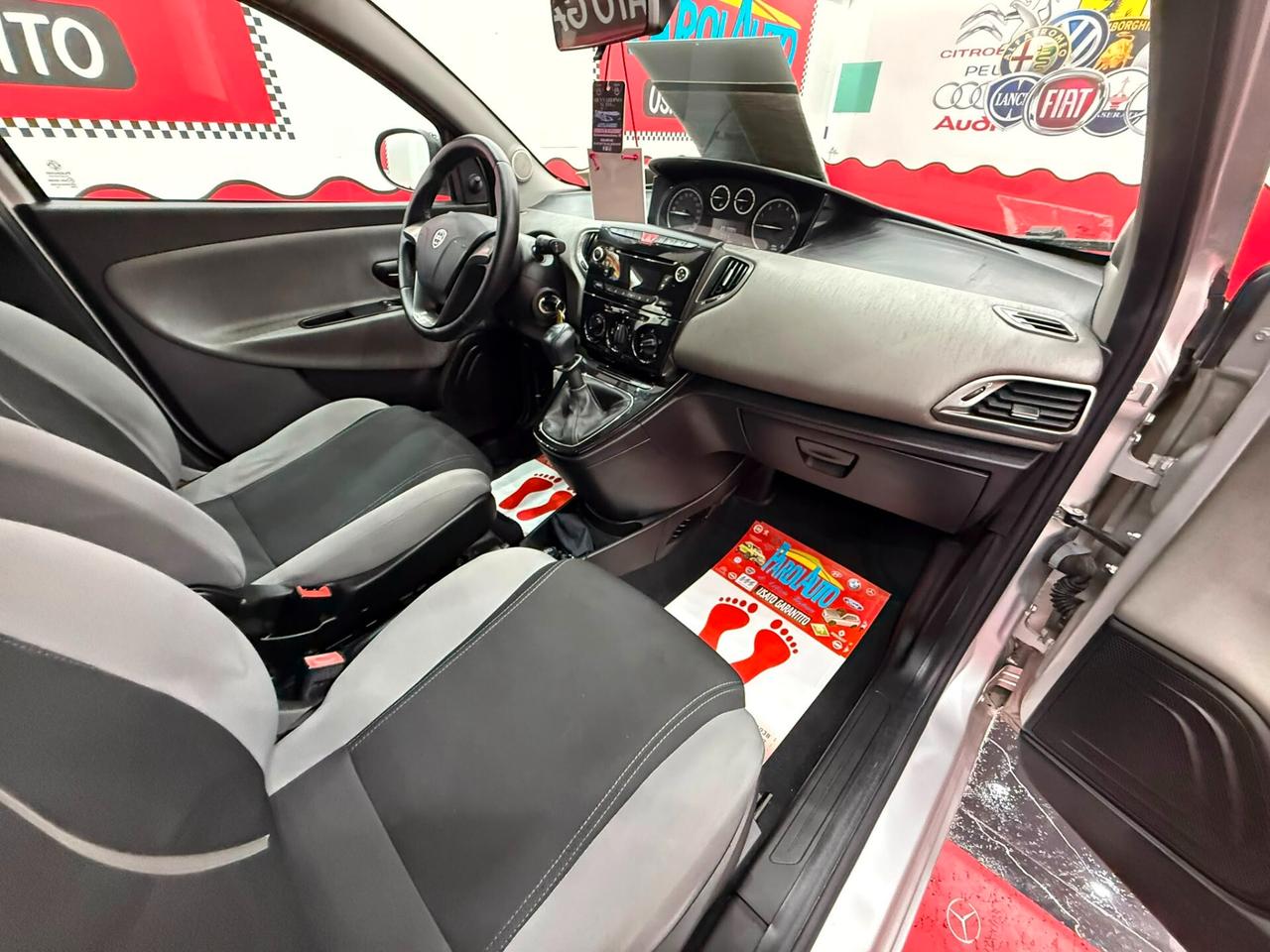Lancia Ypsilon 1.2 69cv GPL Ecochic - 2012