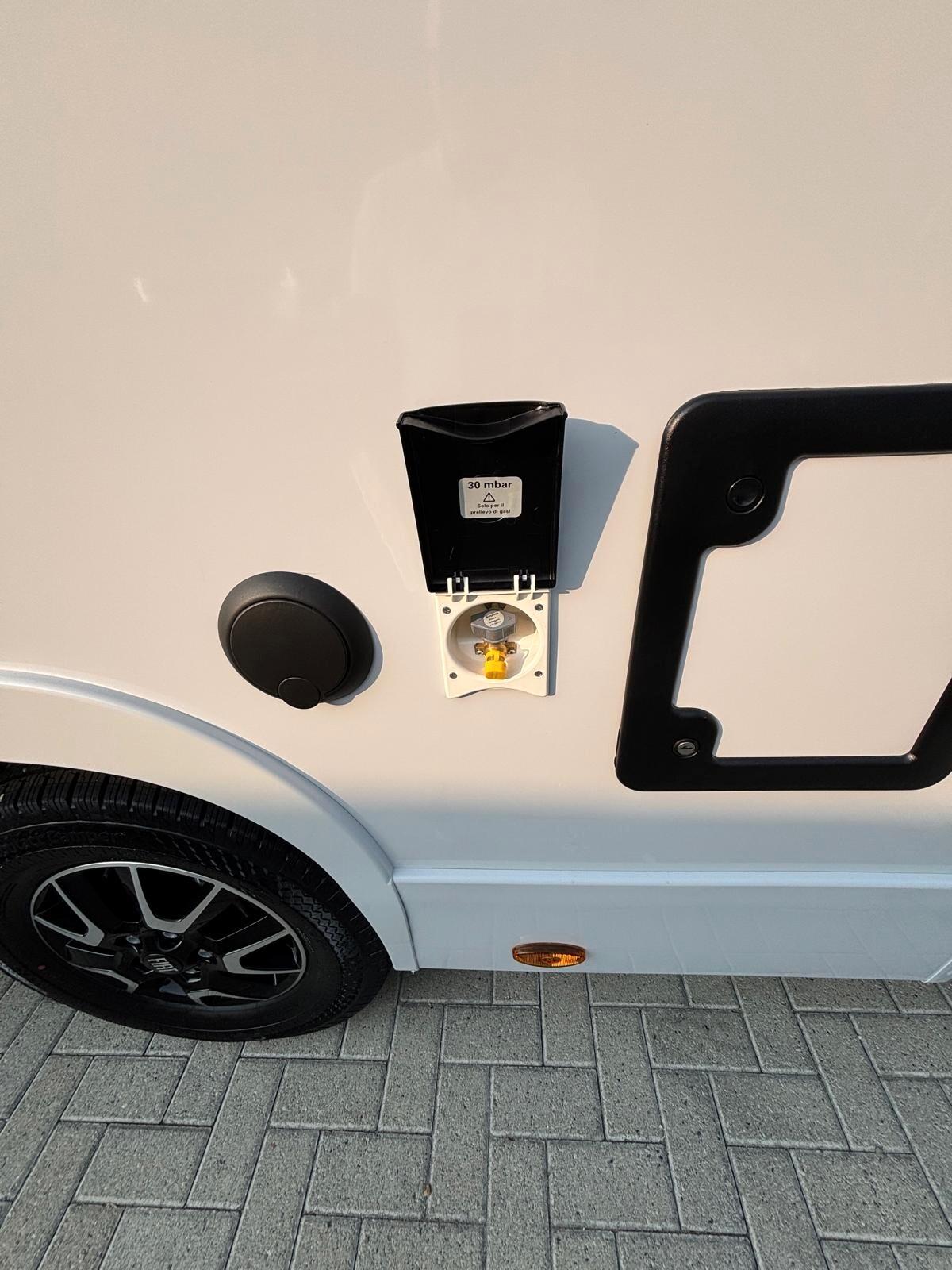 Ci International Horon 90M Sport camper