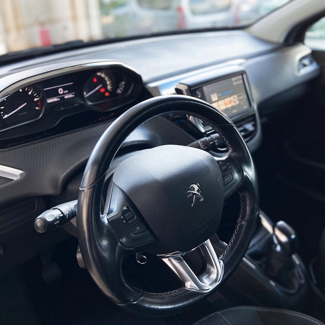 Peugeot 208 PureTech 82 5 porte Allure GPL