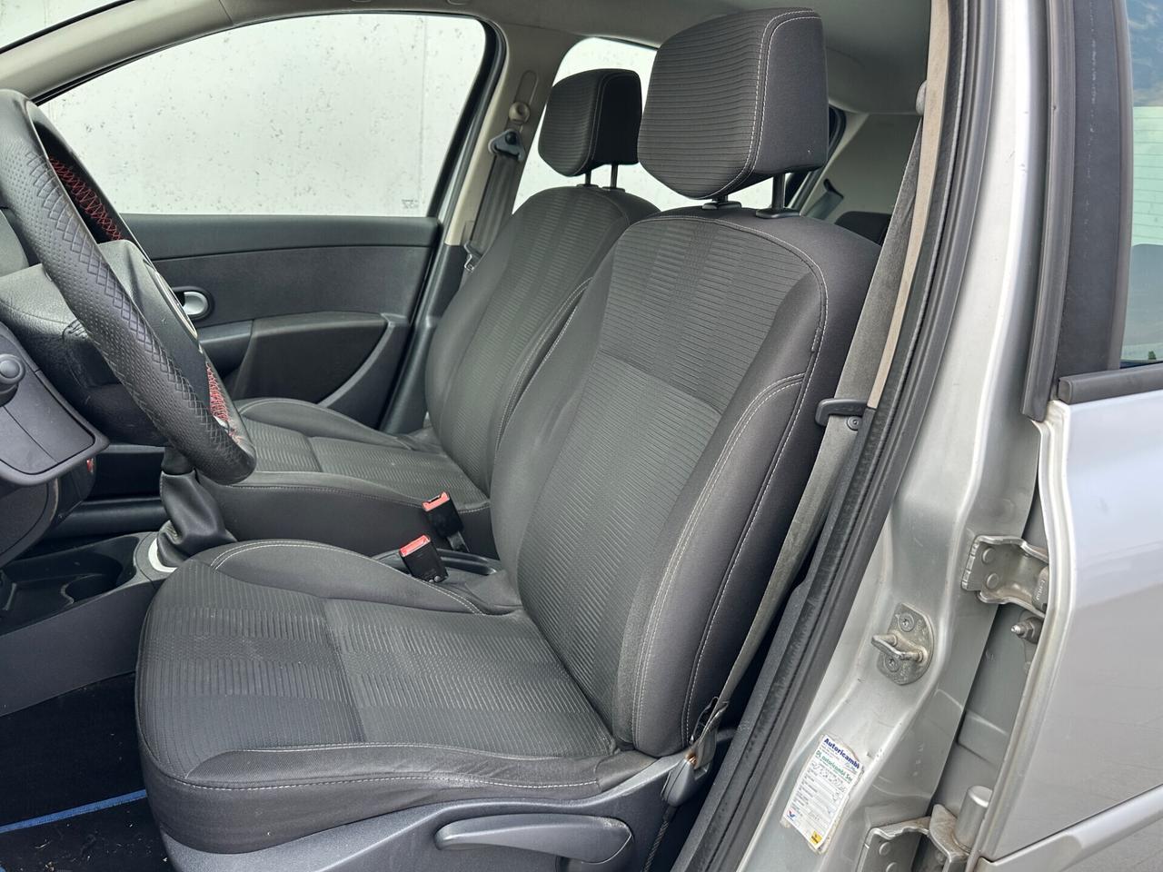 Renault Clio 1.2 16V 5 porte Luxe