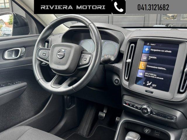 VOLVO XC40 T2 Momentum Core
