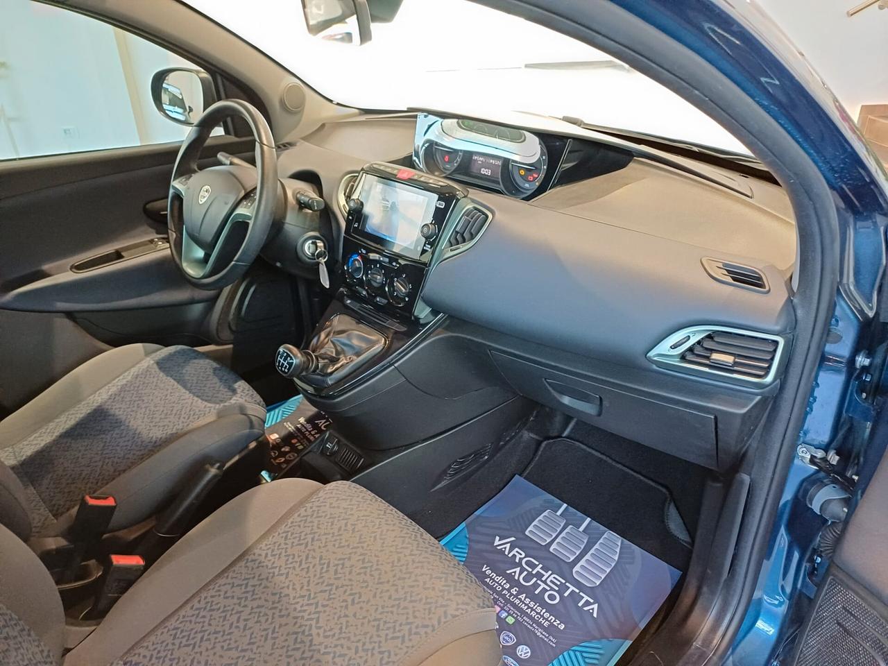 Lancia Ypsilon 1.0 FireFly 5 porte S&S Hybrid Gold