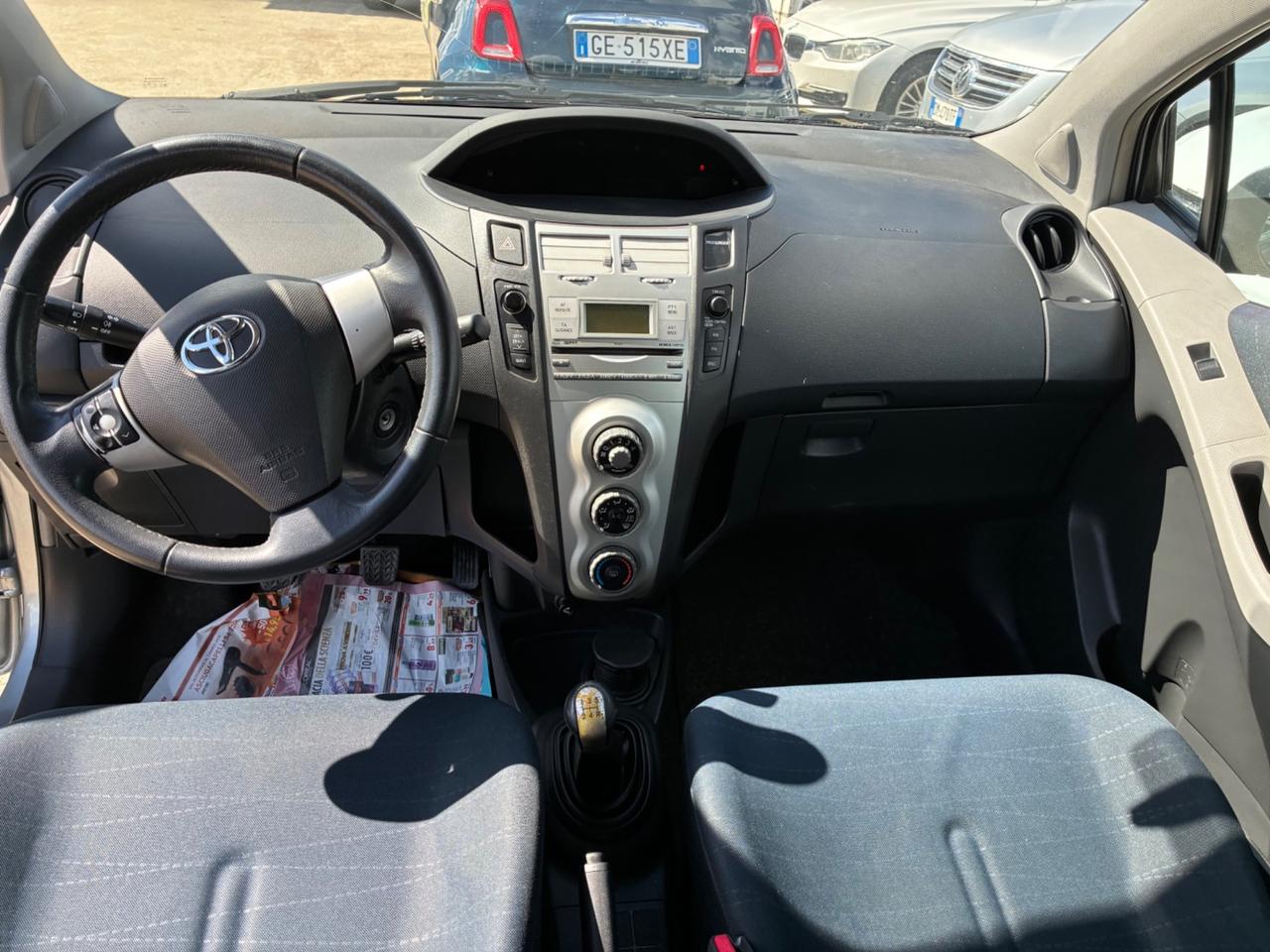 Toyota Yaris 1.0 3 porte Sol