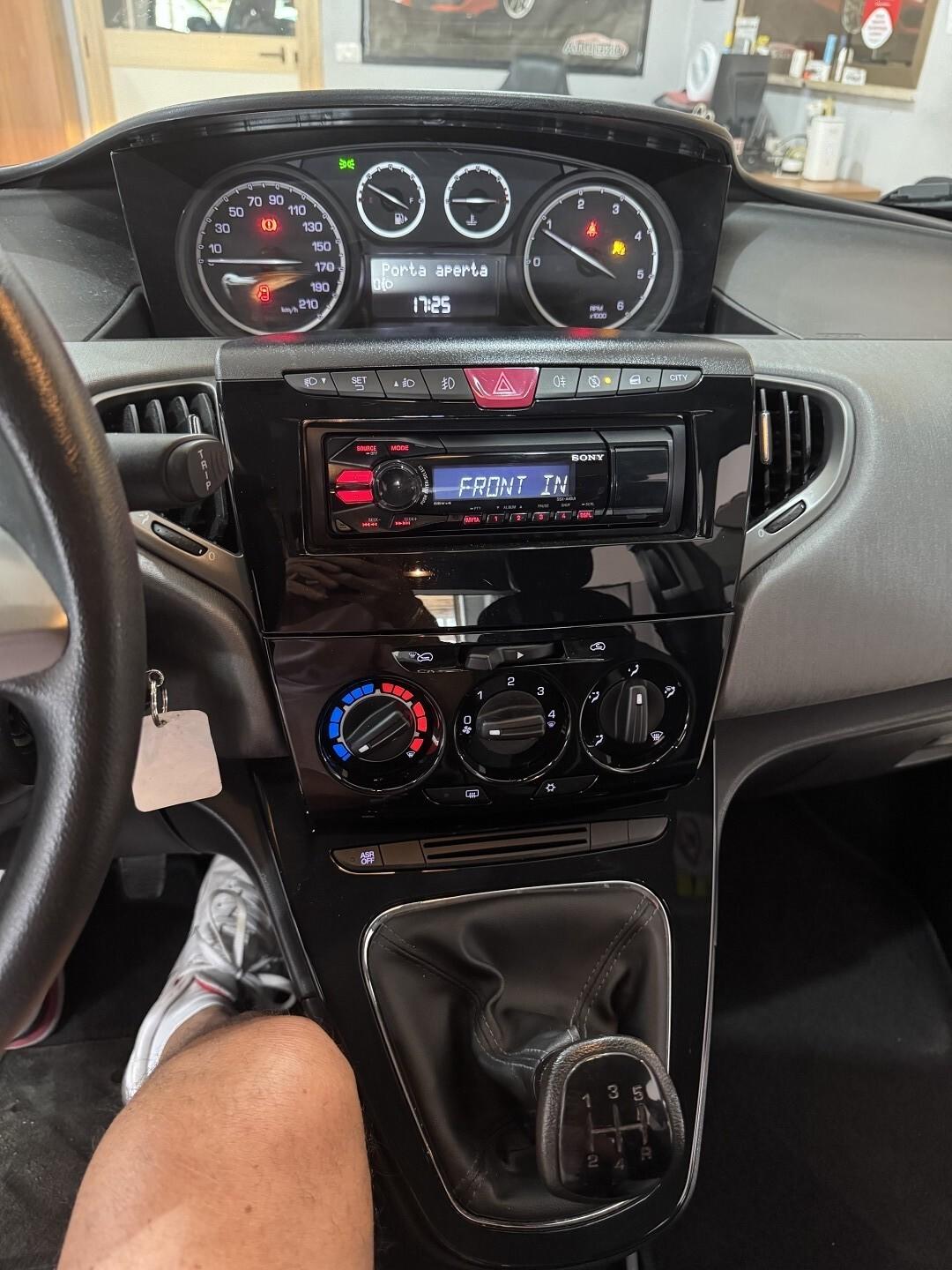 YPSILON 1.3 MTJ 95 cv.