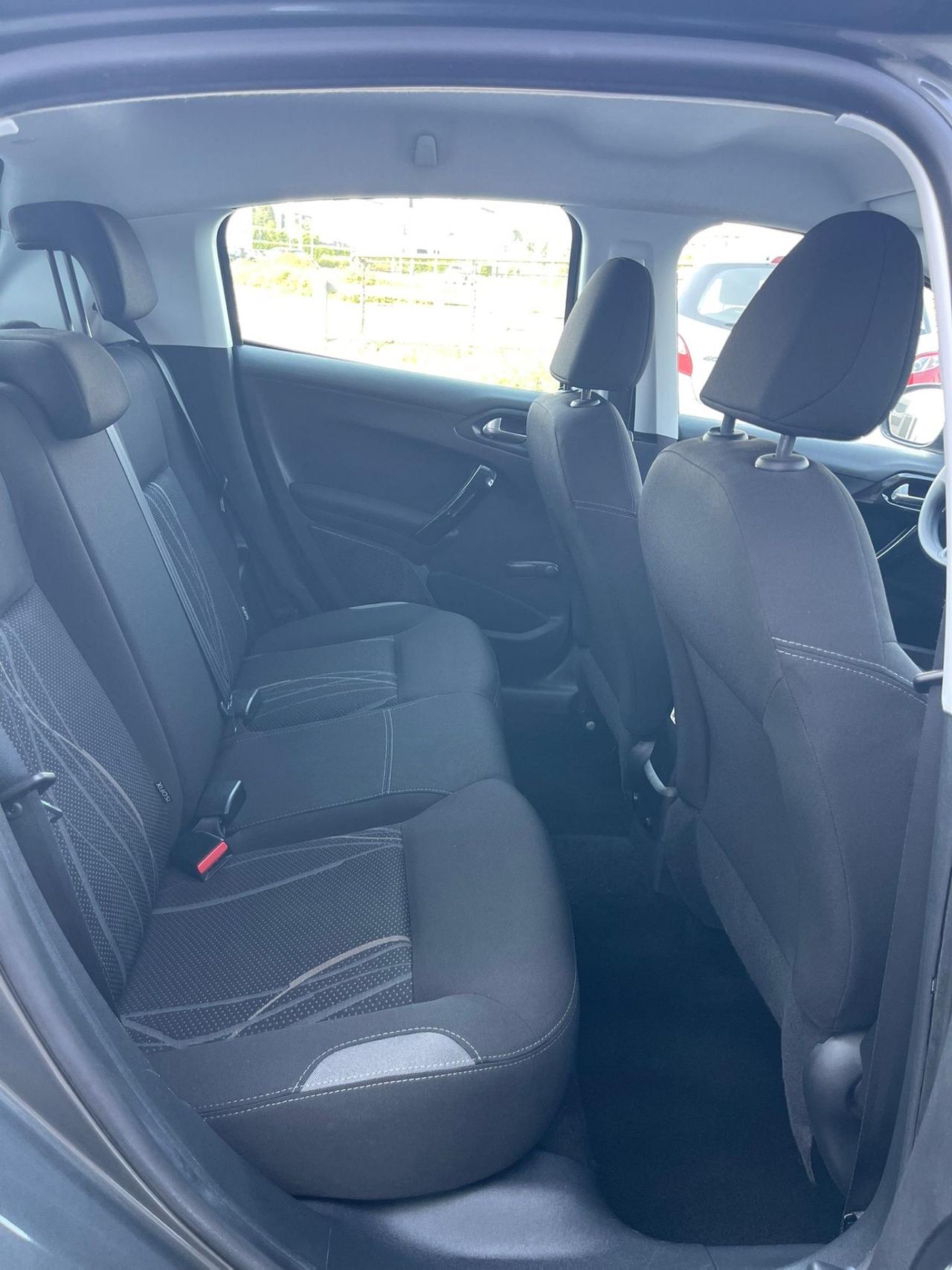Peugeot 208 PureTech 82 5 porte Allure