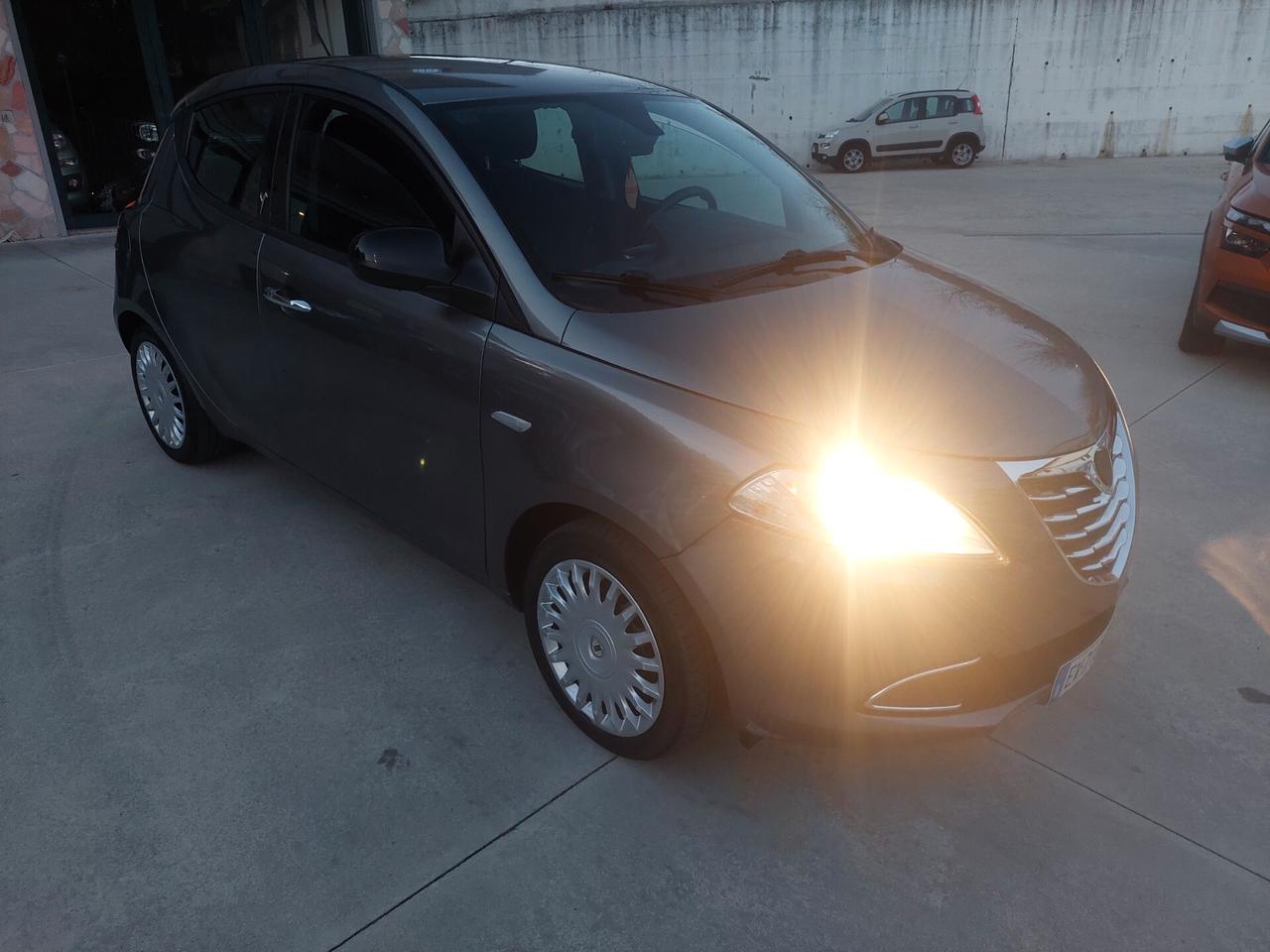 Lancia Ypsilon 1.2 69 CV 5 porte GPL