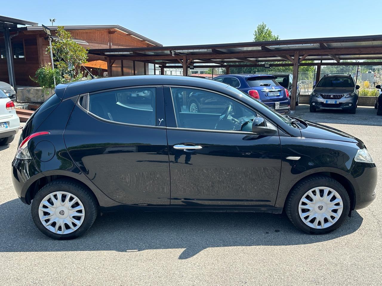 Lancia Ypsilon 1.2 69 CV 5 porte S&S Silver
