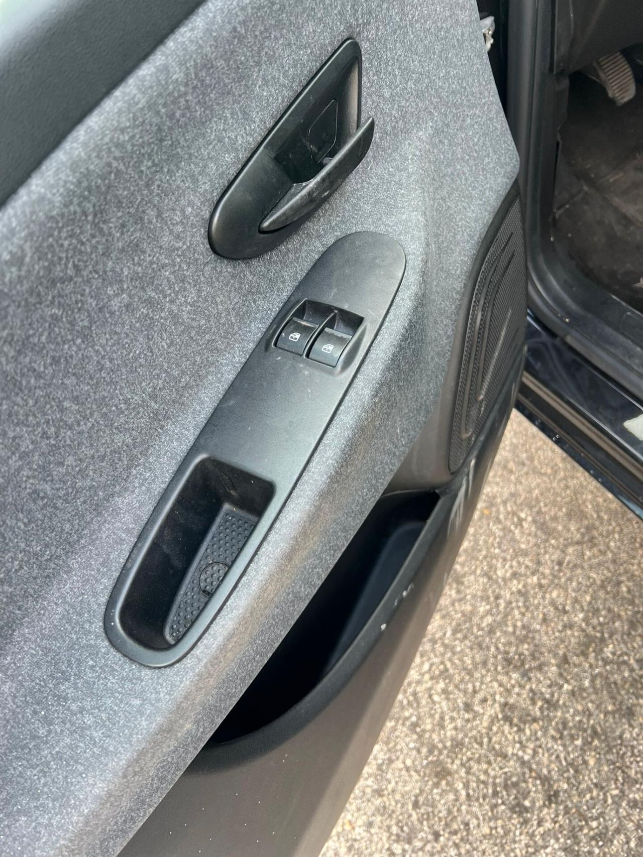 Lancia Ypsilon 1.0 FireFly 5 porte S&S Hybrid Ecochic