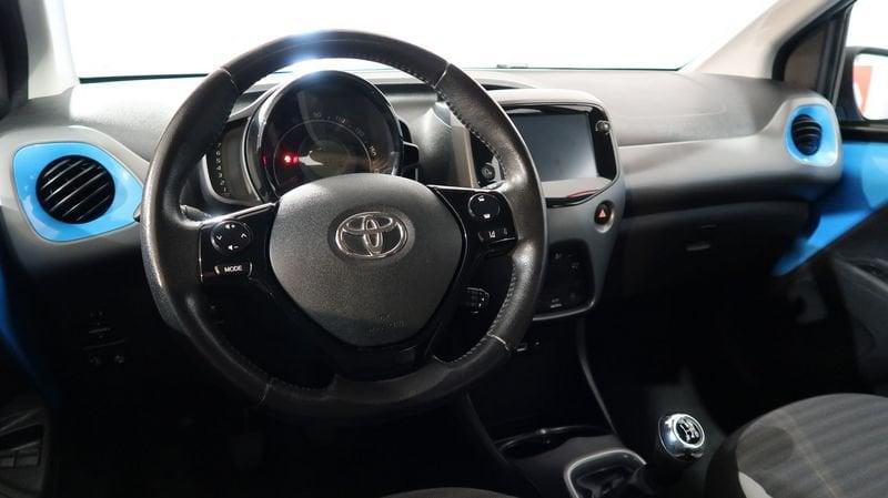 Toyota Aygo Aygo 5p 1.0 x-play 72cv