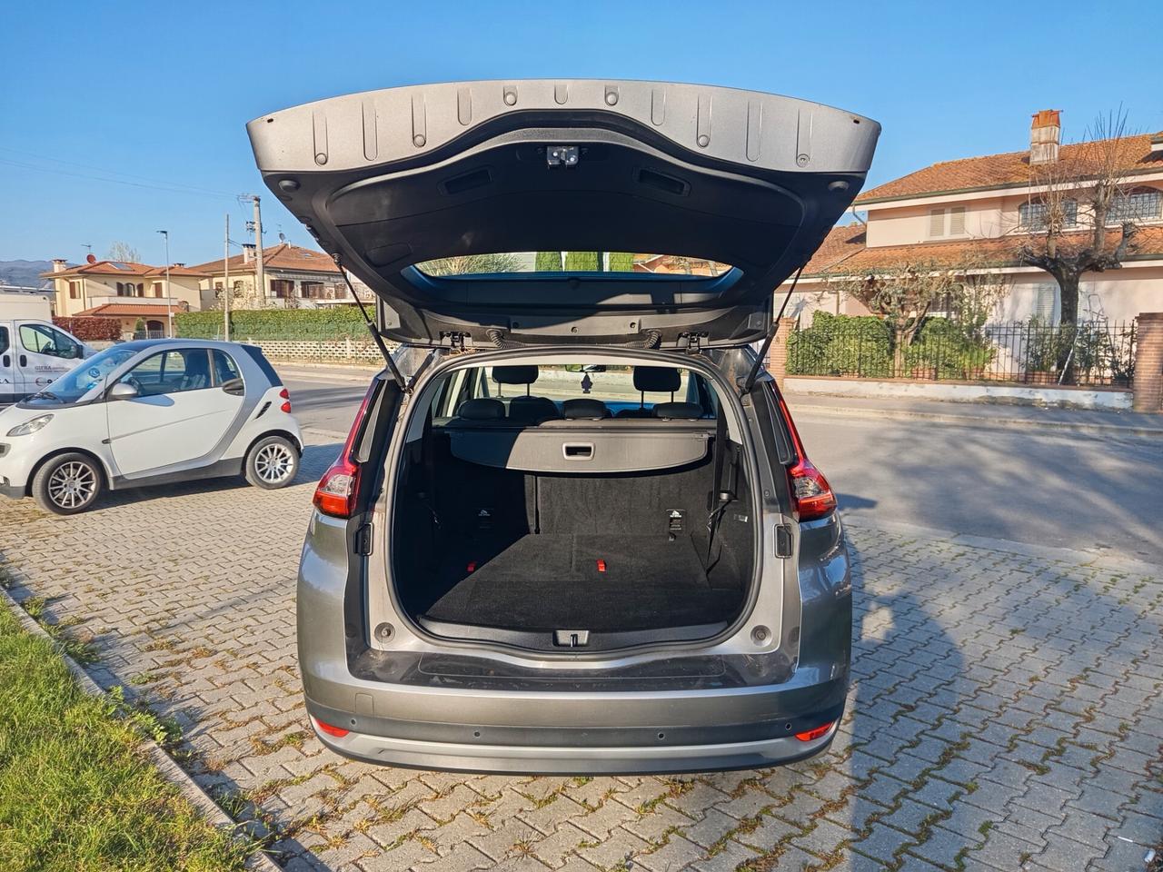 Renault Grand Scenic dCi 130 CV Energy Initiale Paris