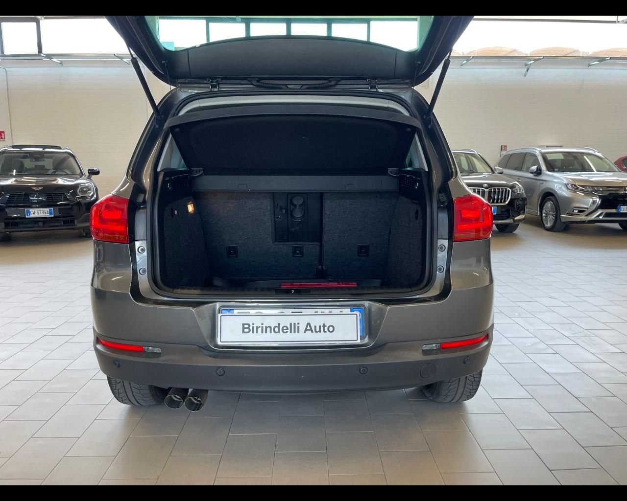 VOLKSWAGEN Tiguan 1ª serie - Tiguan 2.0 TDI 110 CV Sport & Style BlueMotion Technology