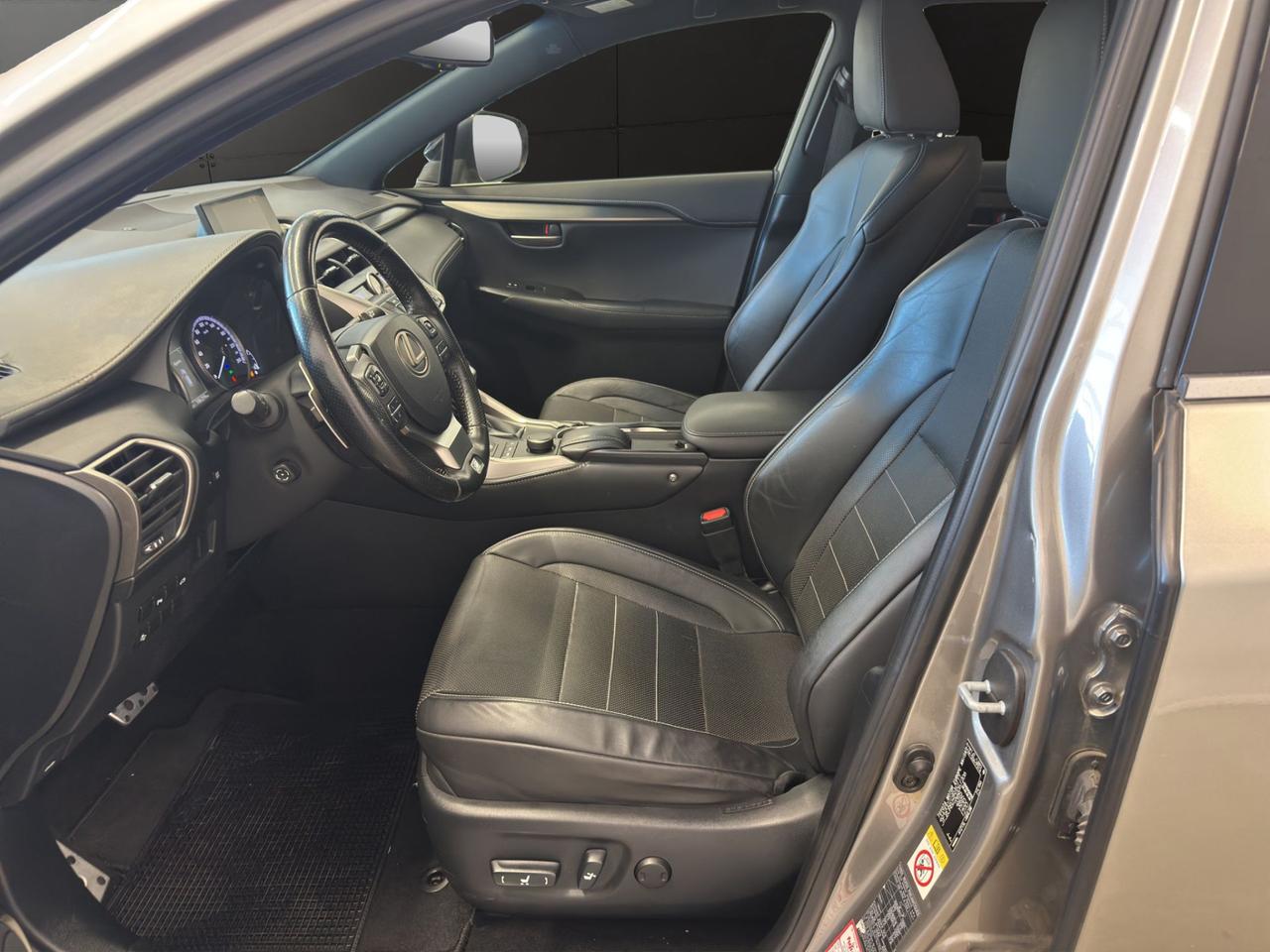 Lexus NX 300h 2.5 F-Sport 4wd cvt