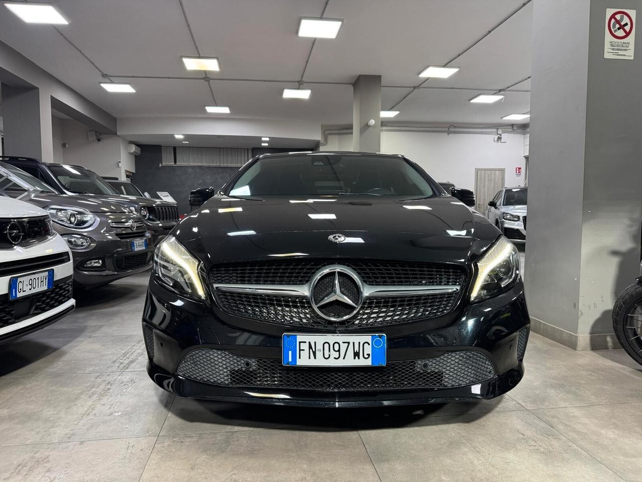 Mercedes A 180d Automatic Total Black 2018