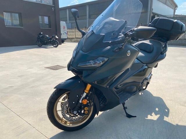 Yamaha T Max 560 TECH 2024 SOLO 200 KM