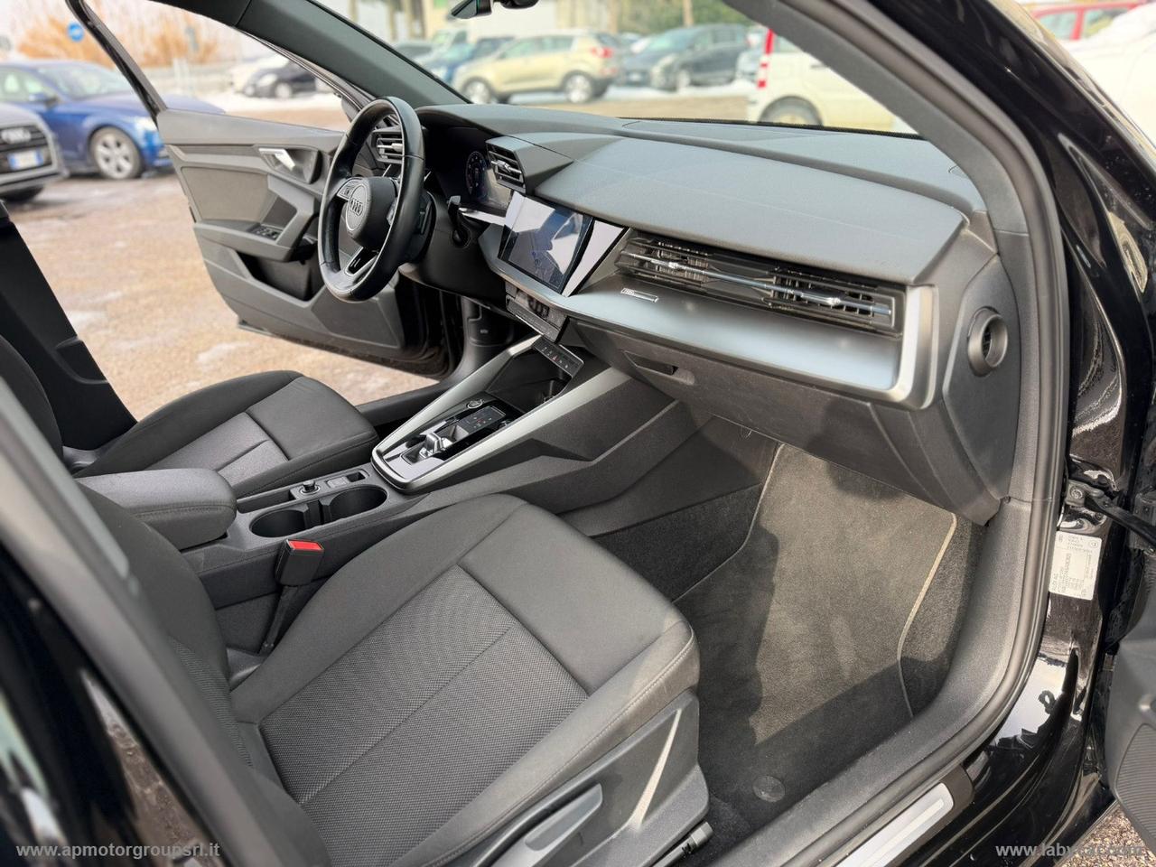 AUDI A3 SPB 30 G-TRON S TRONIC ADVANCED