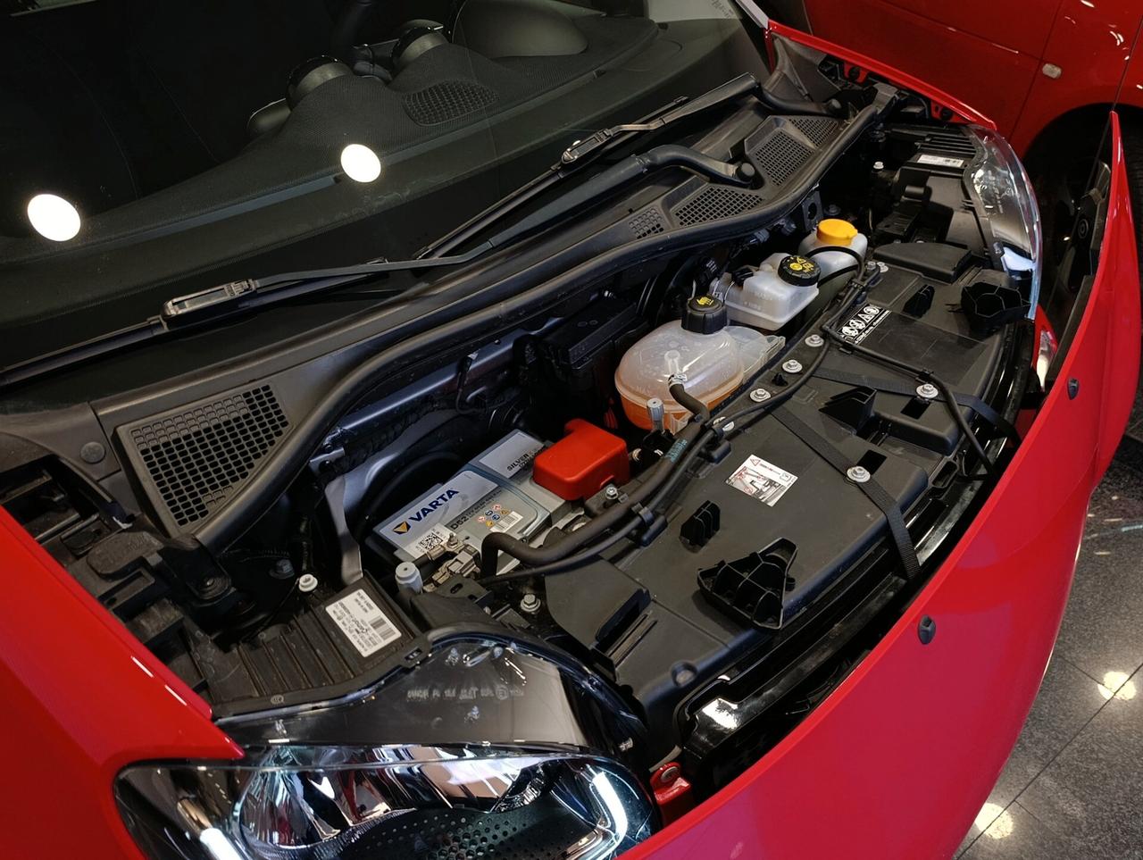 Smart ForTwo 70 1.0 twinamic Passion Grey opaco e Rosso