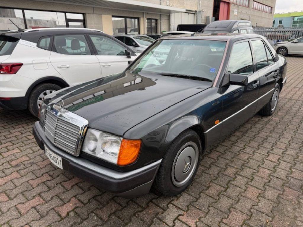 Mercedes-Benz 200 E #uniproprietario