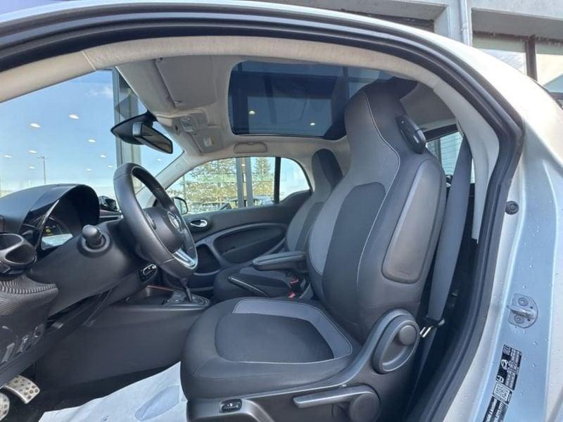 smart fortwo EQ MATTRUNNER 22KW