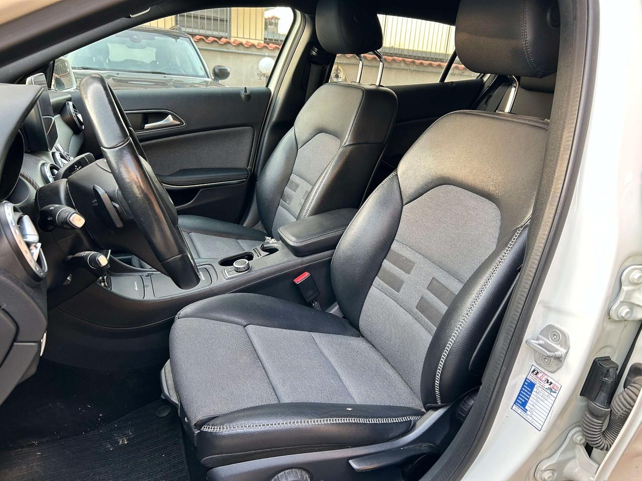 MERCEDES GLA 200 2.0 Diesel 136cv 4MATIC - 2016