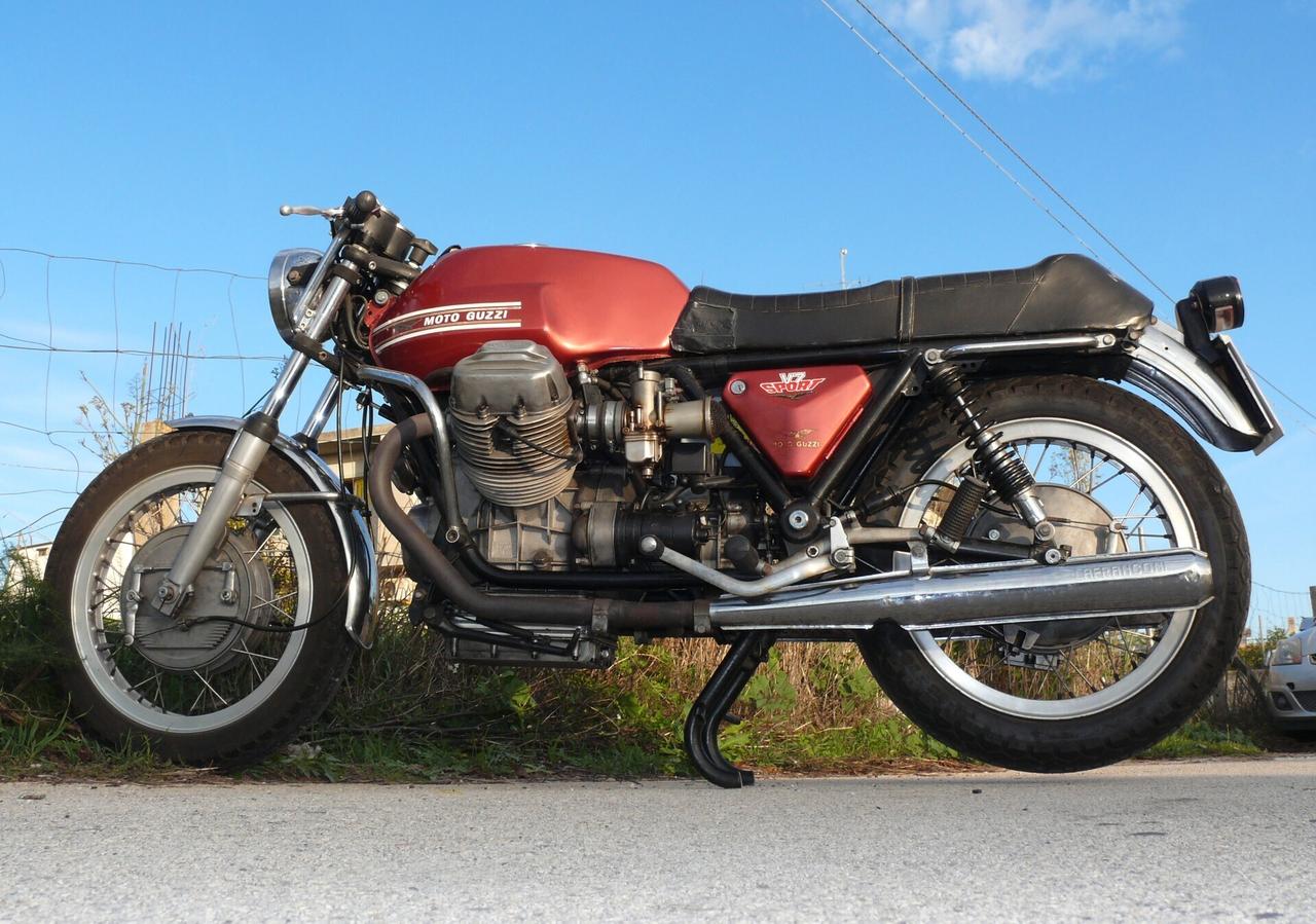 Moto Guzzi V7 SPORT (M1225)