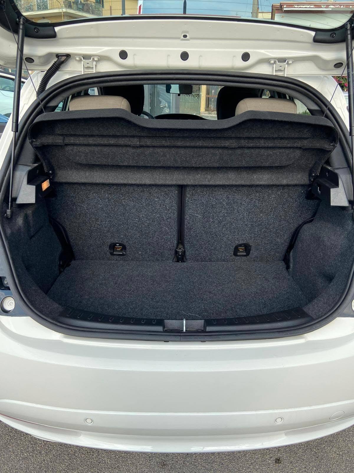 Lancia Ypsilon 0.9 TwinAir 85 CV 5 porte Metano Ecochic Elle