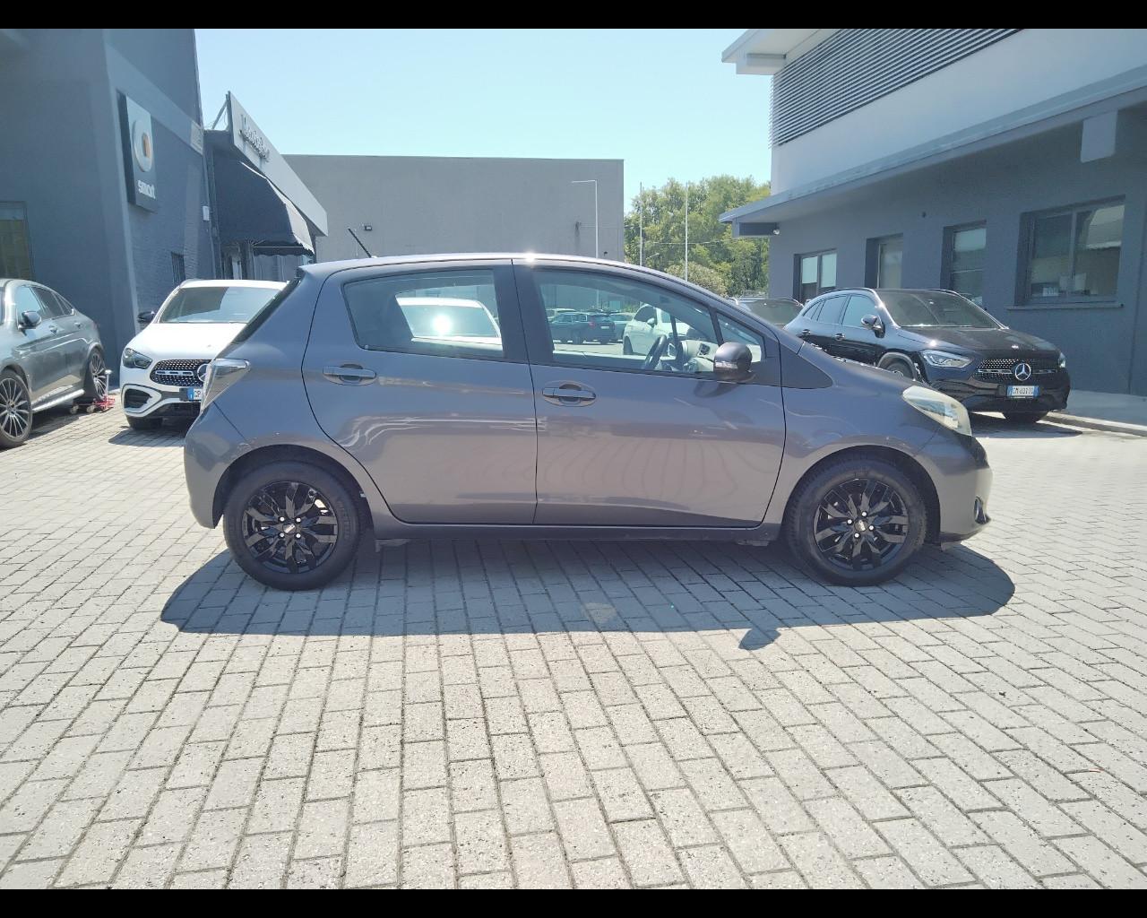 TOYOTA Yaris III 2011 - Yaris 5p 1.0 Active