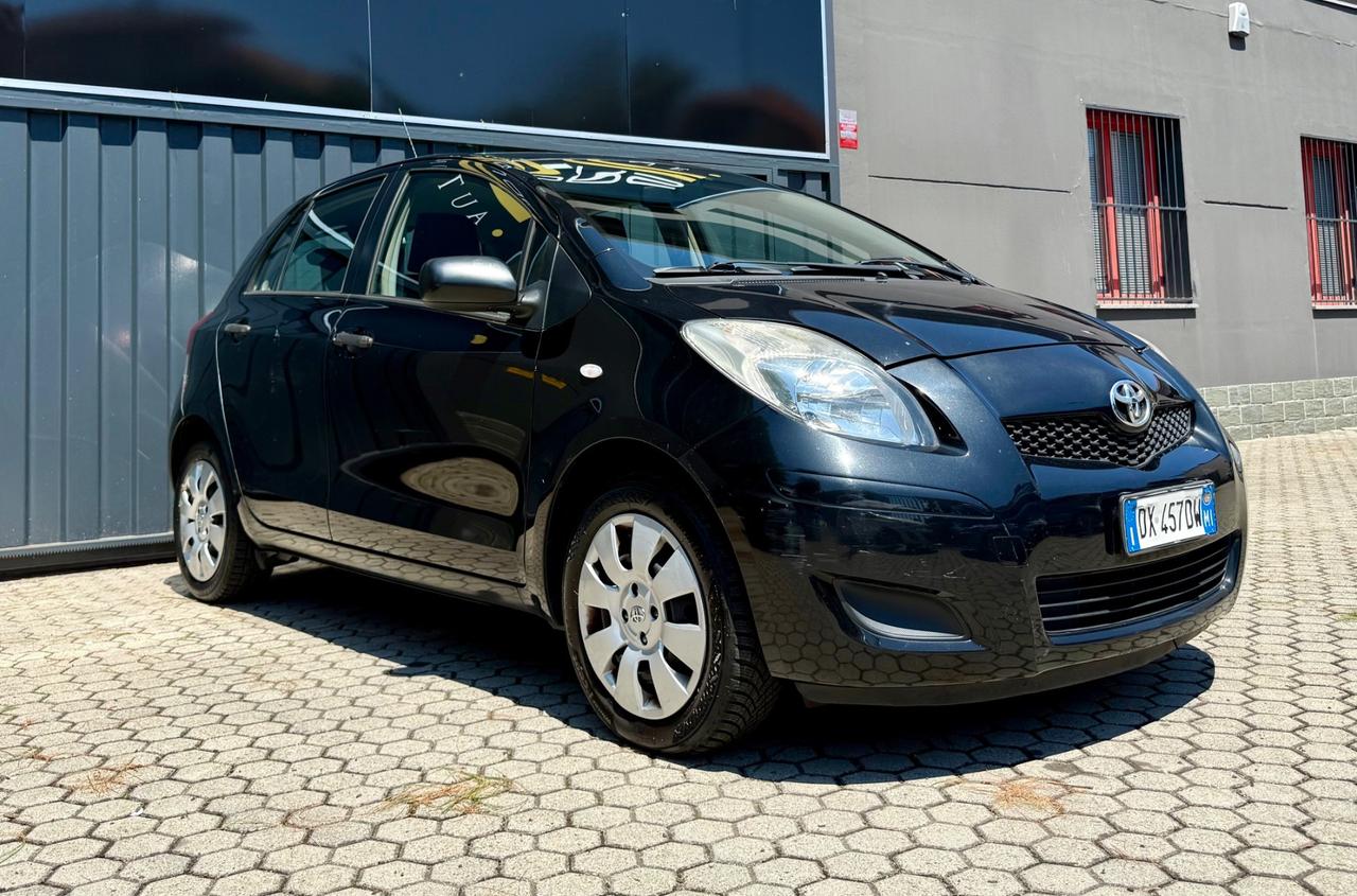 Toyota Yaris 1.0 BENZINA 5 porte Luxury pack NEOPATENTATI
