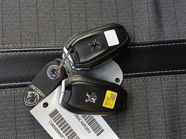 Peugeot 2008 PureTech 100 S&S Allure Pack