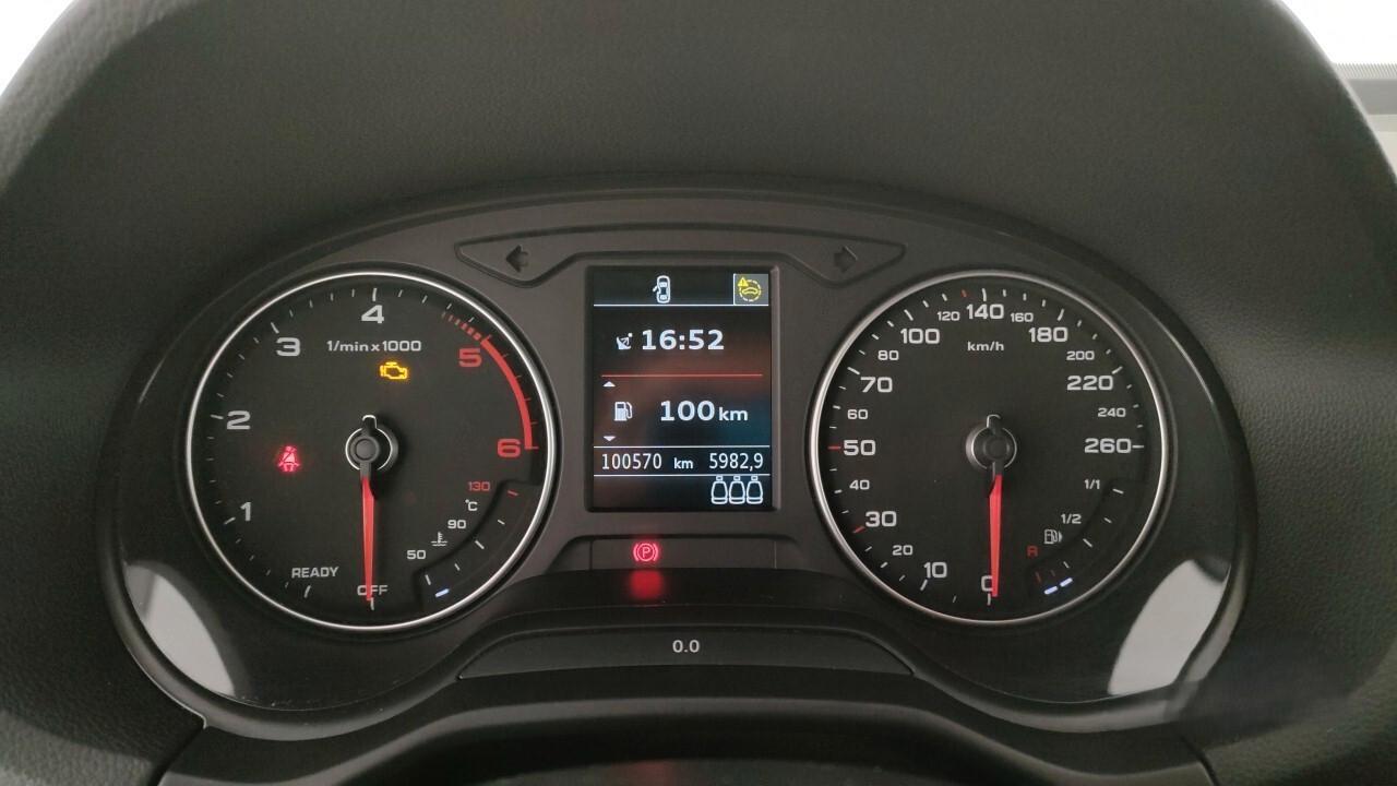 Audi Q2 30 TDI Identity Black