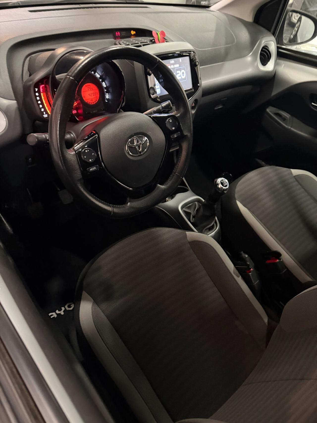 Toyota Aygo 1.0 VVT-i 72 CV 5 porte x-cool