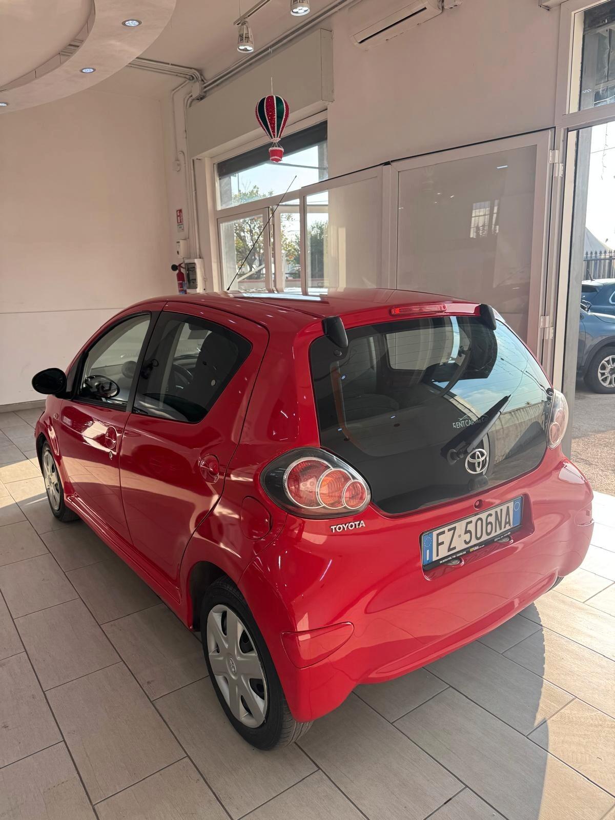 Toyota Aygo 1.0 12V VVT-i 5 porte Now Connect