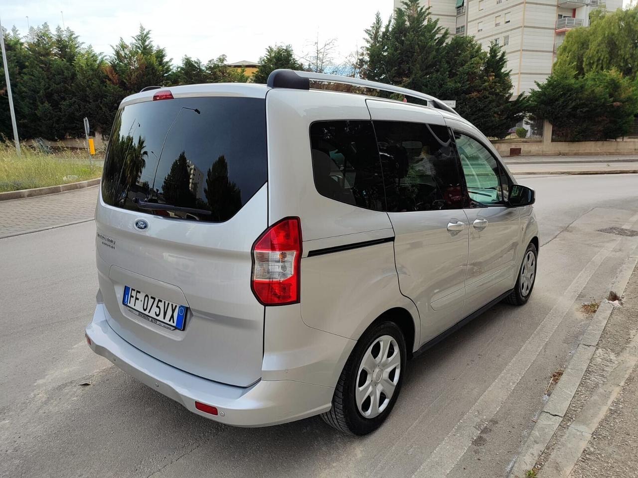 Ford Tourneo Courier 1.5 tdci 75CV VETTURA NUOVO!!