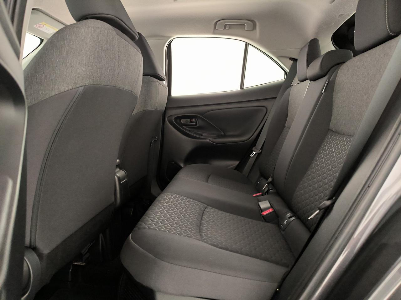 Toyota yaris cross 1.5h active fwd 116cv e-cvt