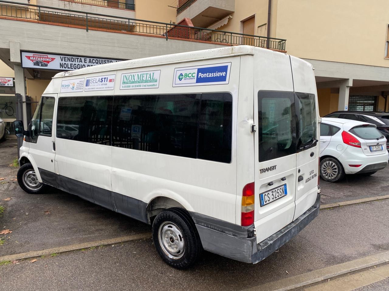 Ford transit 9 posti