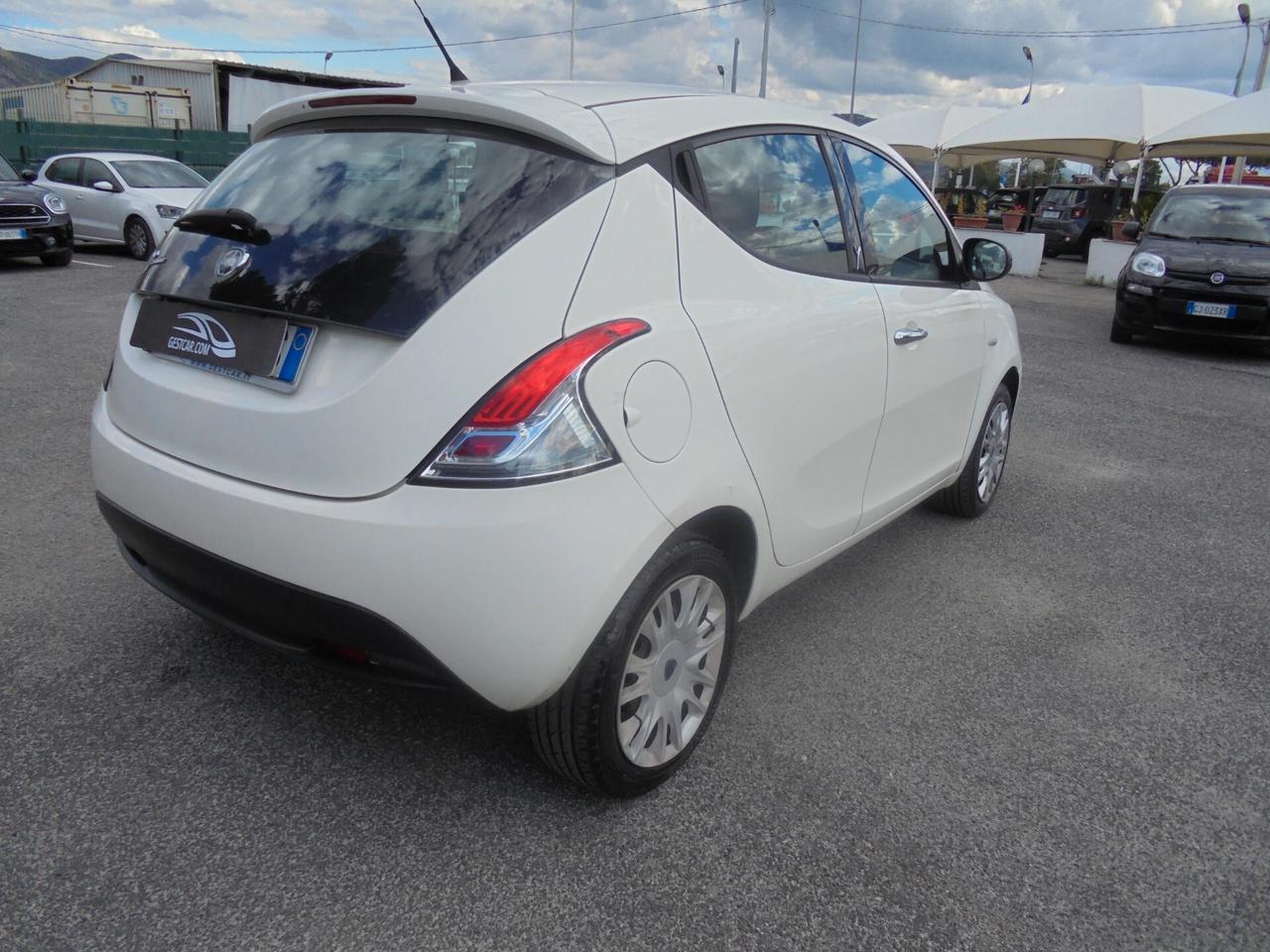 Lancia Ypsilon 0.9 TwinAir 85 CV 5 porte S&S DFN Gold